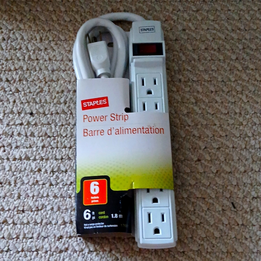 Staples power strip 6 ft